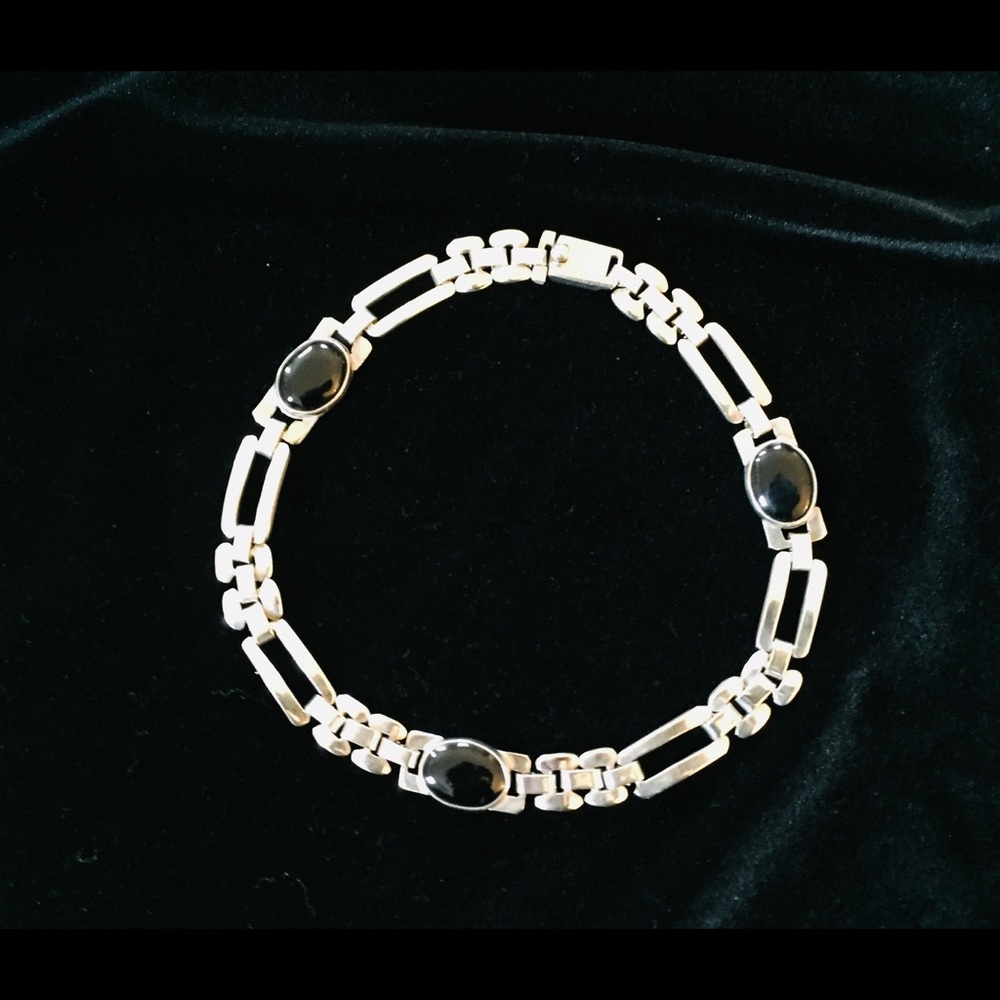 Sterling silver, onyx necklace, 14.5”,Hallmark 925